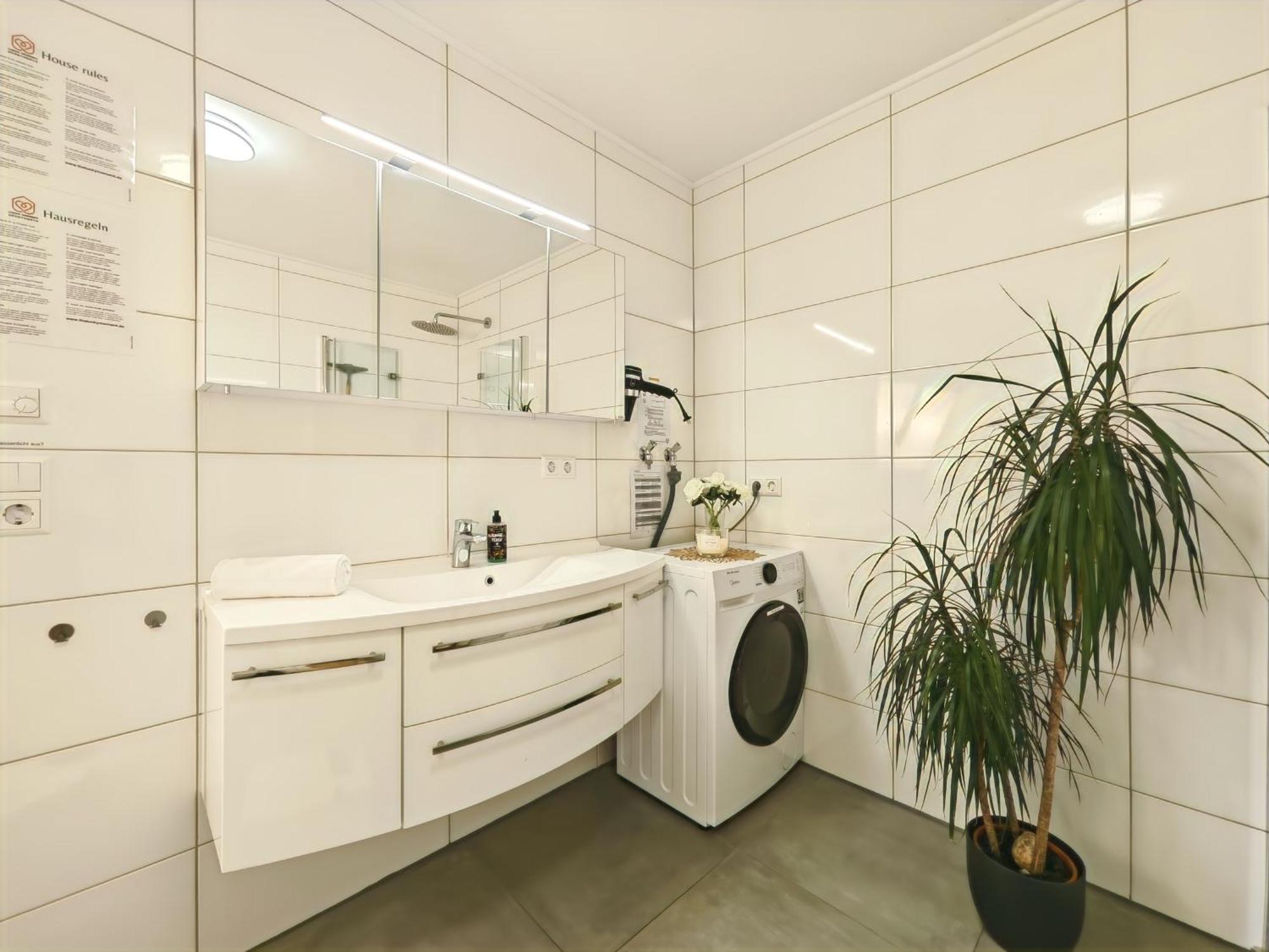 Kaiserin Sisi Fuer Bis Zu 6 - Arbeitsplatz, Badewanne, Parkplatz, Waschmaschine Dinkelsbühl Εξωτερικό φωτογραφία